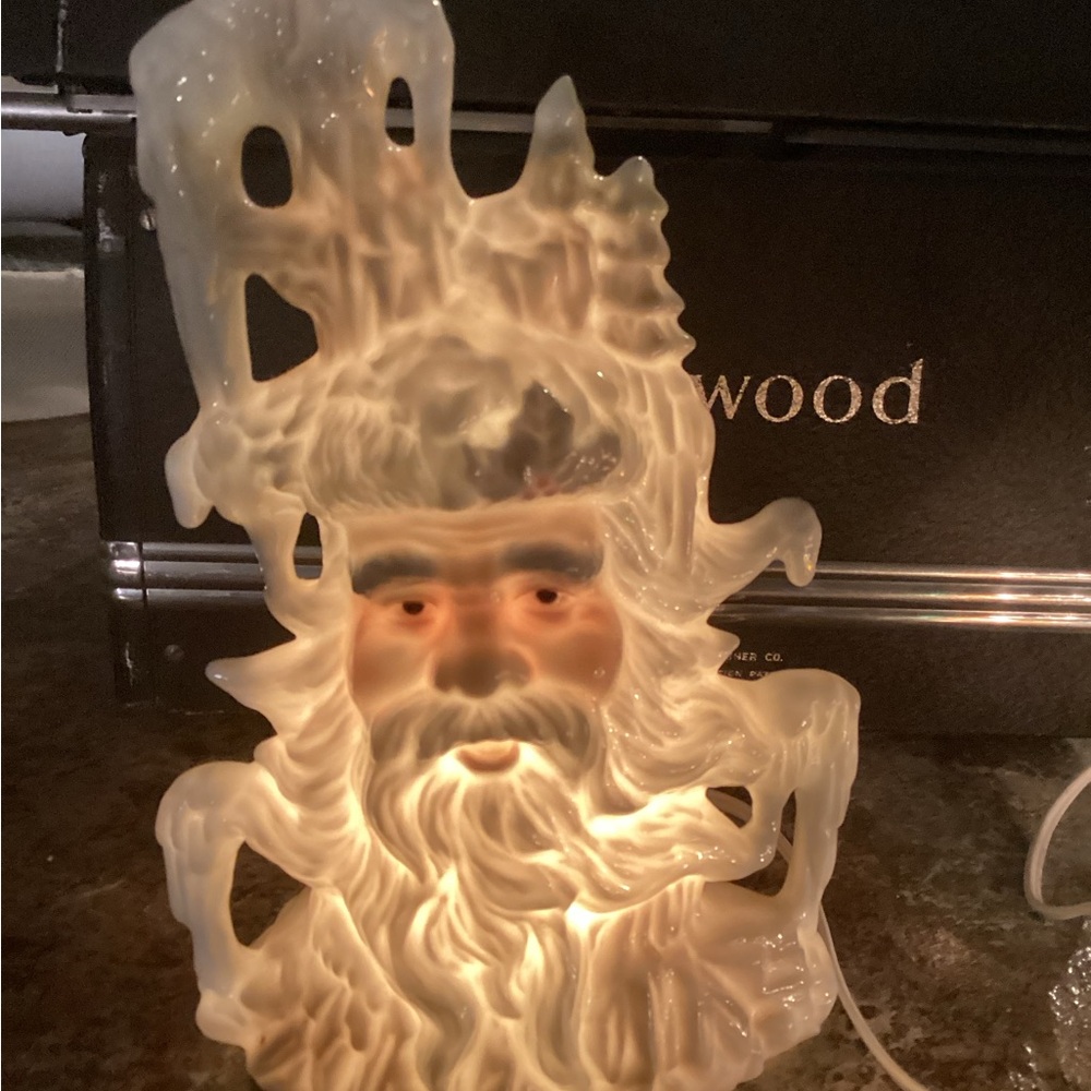 Illuminated Santa Claus Face Decor Beautiful!